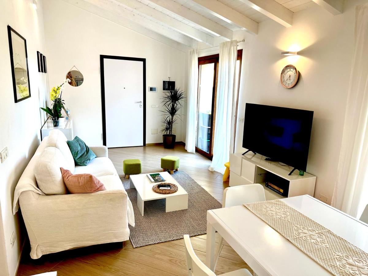 Waterfront Apartment Олбия Екстериор снимка