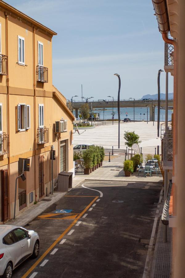 Waterfront Apartment Олбия Екстериор снимка