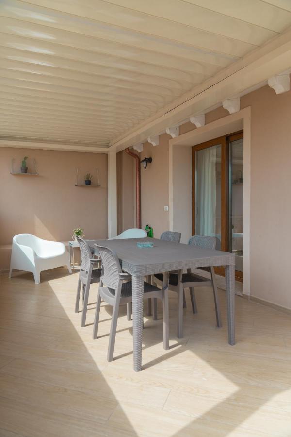 Waterfront Apartment Олбия Екстериор снимка