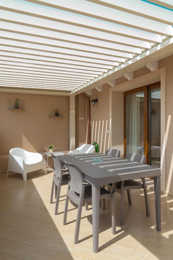 Waterfront Apartment Олбия Екстериор снимка