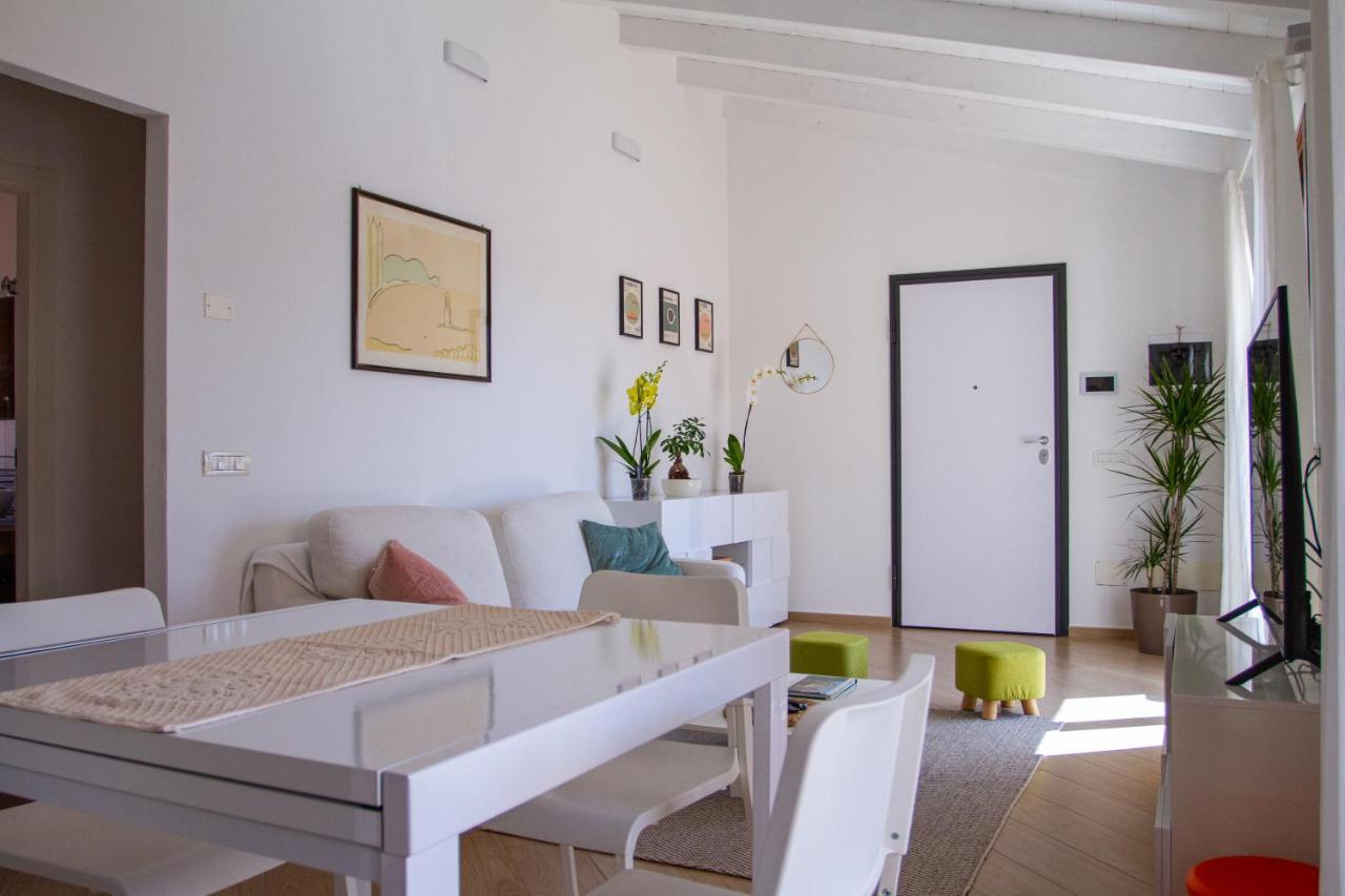 Waterfront Apartment Олбия Екстериор снимка