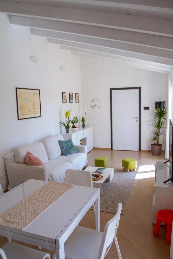 Waterfront Apartment Олбия Екстериор снимка