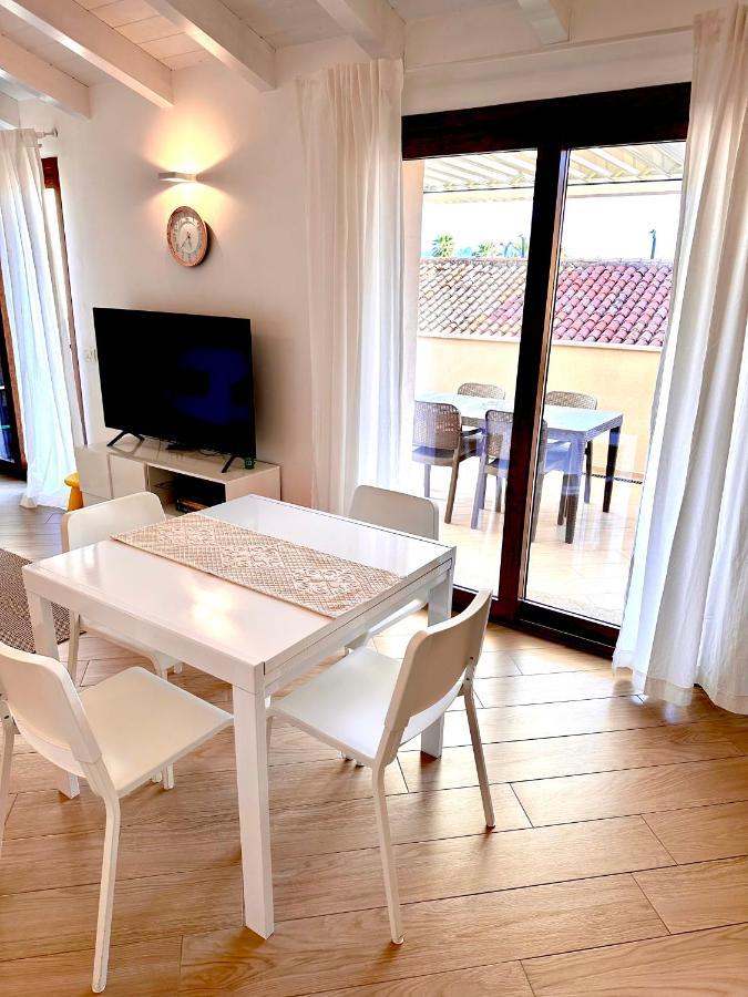 Waterfront Apartment Олбия Екстериор снимка